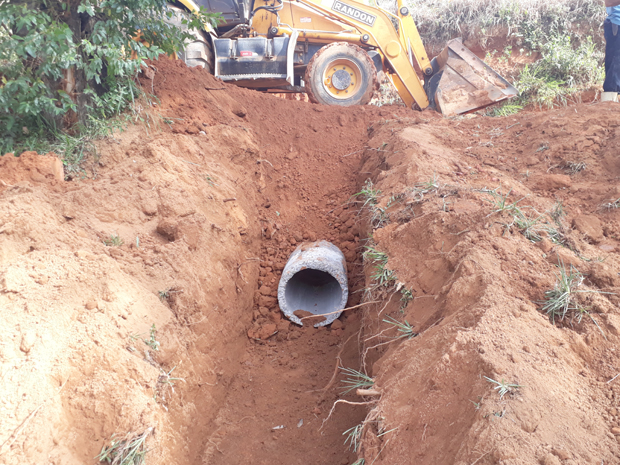 Prefeitura Municipal de Rosário da Limeira continua com as manutenções nas estradas rurais do município (3).jpg