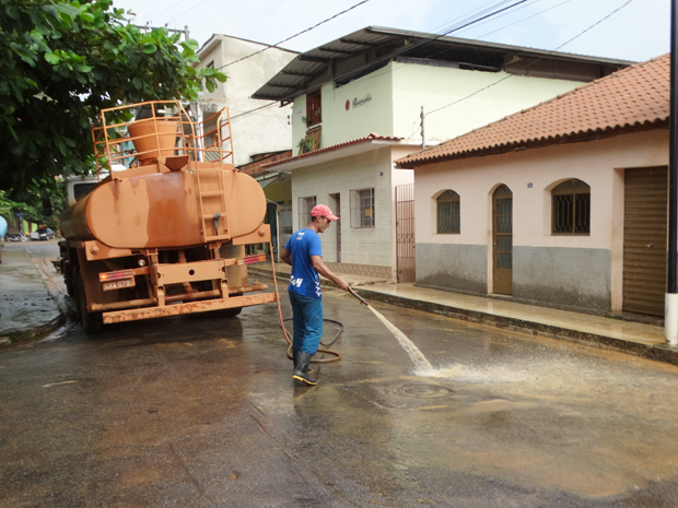 Prefeitura Municipal realiza manutenção e limpezas das ruas afetadas pelas chuvas (7).JPG