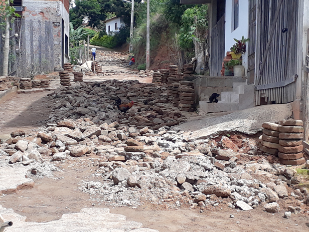 Prefeitura Municipal realiza manutenção nas ruas do bairro Ponto Futuro em Rosário da Limeira (1).jpg