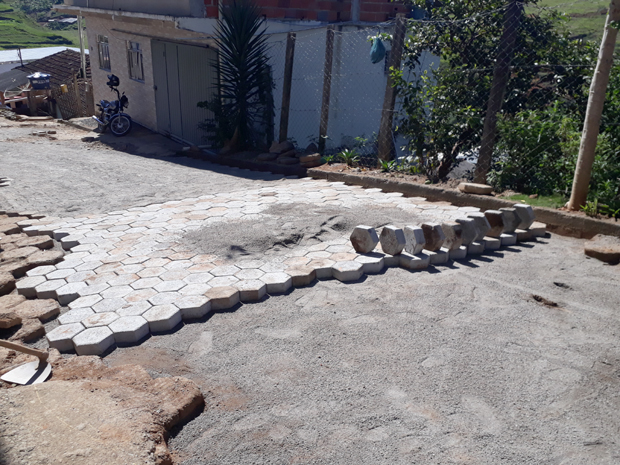 Prefeitura Municipal realiza manutenção nas ruas do bairro Ponto Futuro em Rosário da Limeira (3).jpg