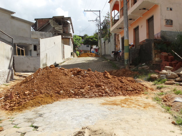 Prefeitura Municipal realizou implantação de redes pluviais no bairro Futuro em Rosário da Limeira (1).JPG