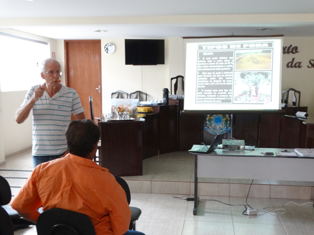 Prefeitura, Secretaria de Agricultura e EMATER realizam Encontro dos Cafeicultores de Rosário da Limeira (5).JPG