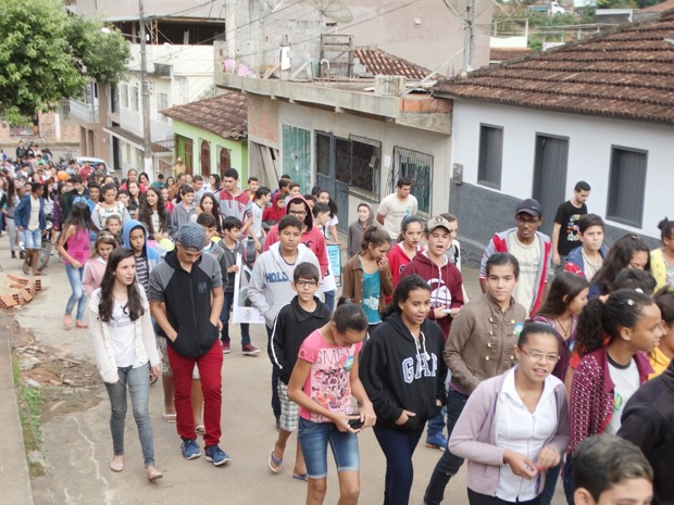 thumbnail Prefeitura Municipal2c SCFV e Secretaria de Assistência Social promovem ato em apoio ao Dia Nacional de Combate ao Abuso e à Exploração Sexual de Crianças e Adolescentes em Rosário da Limeira 14