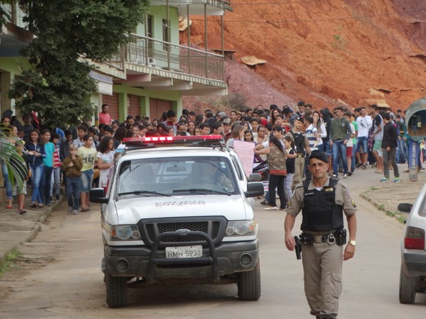 thumbnail Prefeitura Municipal2c SCFV e Secretaria de Assistência Social promovem ato em apoio ao Dia Nacional de Combate ao Abuso e à Exploração Sexual de Crianças e Adolescentes em Rosário da Limeira 9
